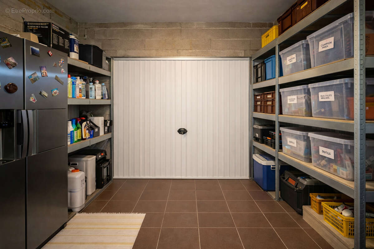 Maison à SAINT-LAURENT-DE-LA-SALANQUE