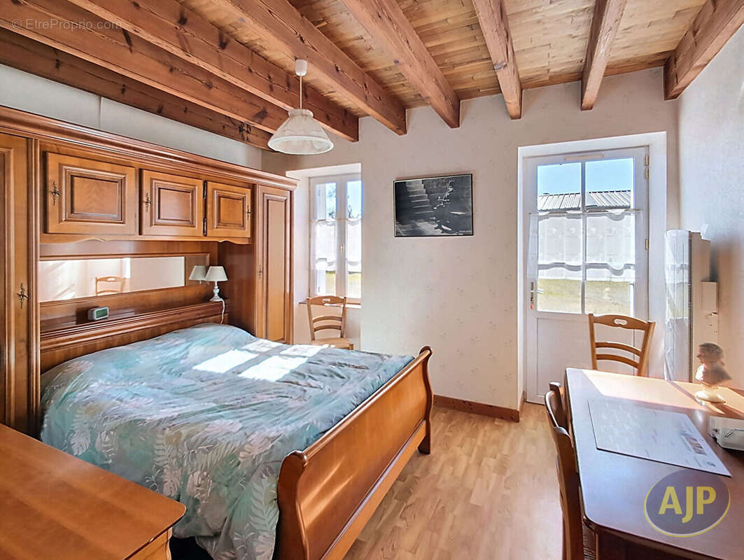 Maison à VIEILLEVIGNE