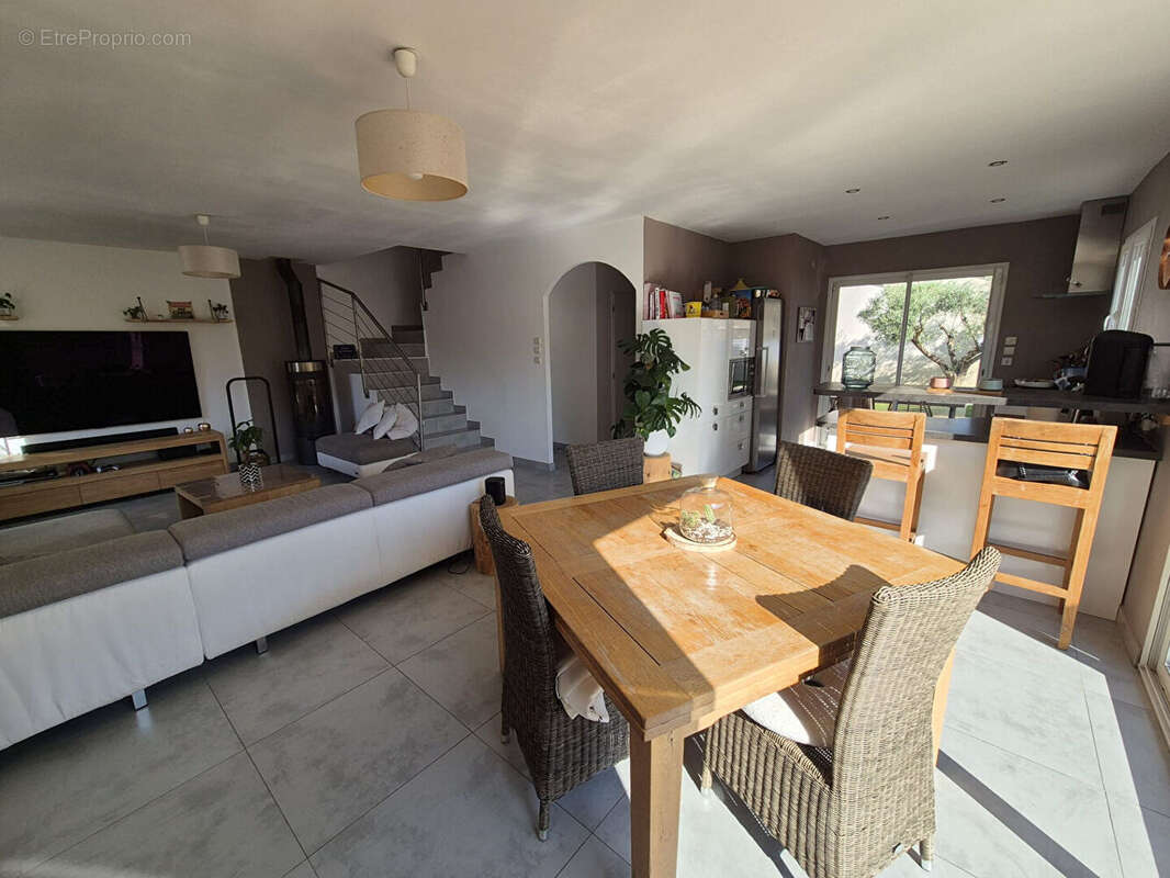 Maison à JONQUERETTES