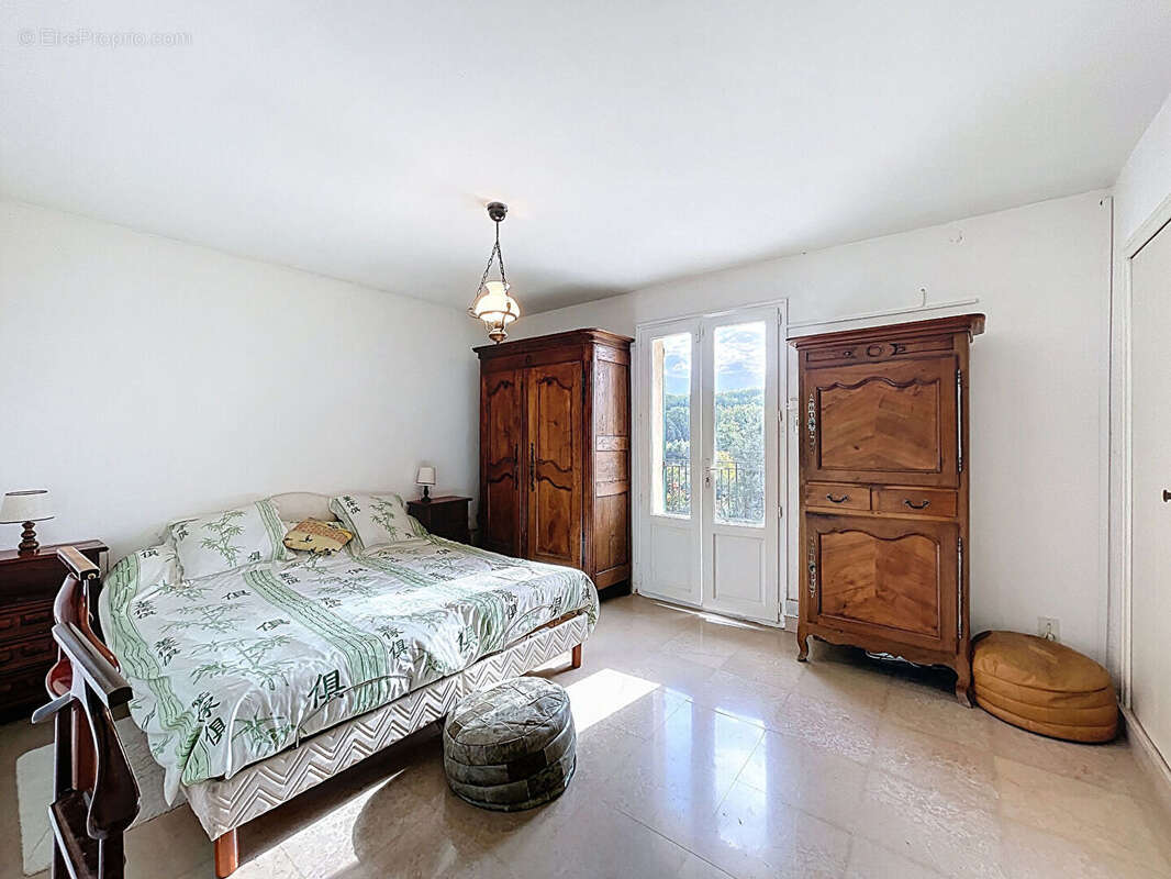 Maison à MONTAGNAC-MONTPEZAT