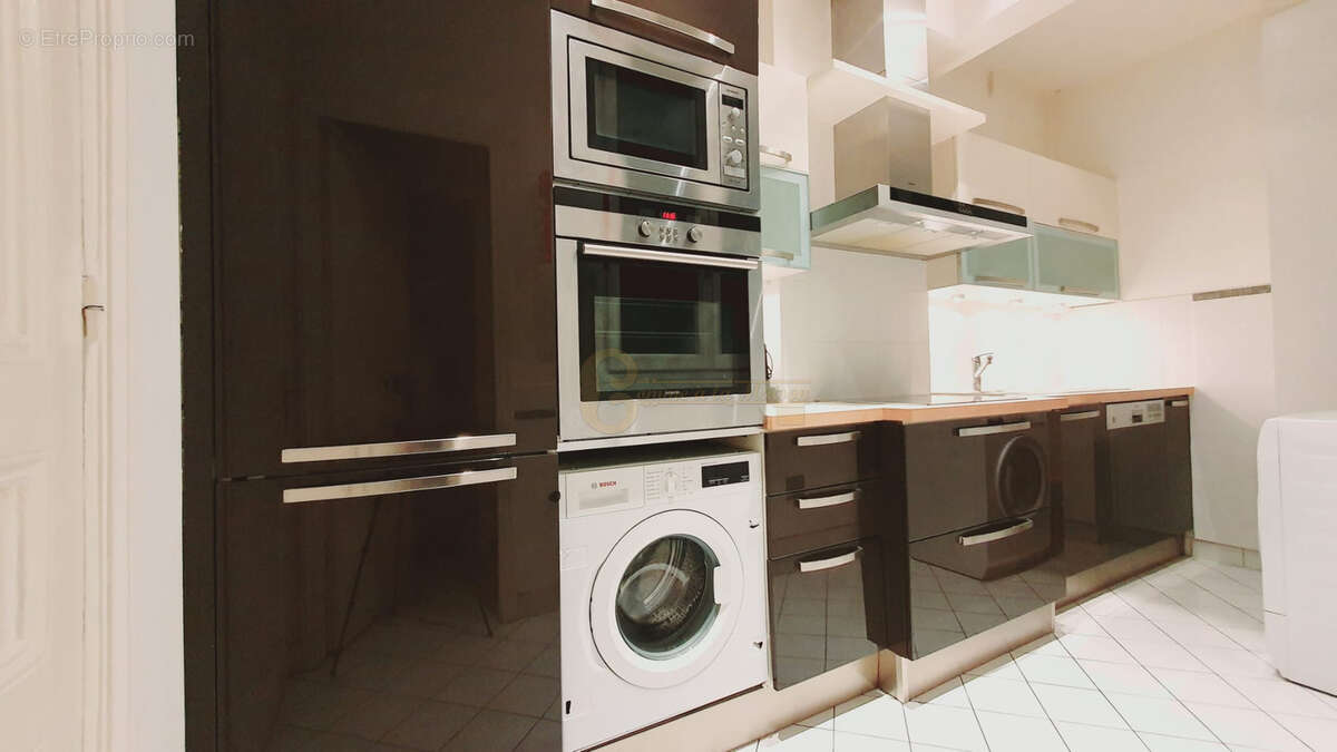 Appartement à PARIS-8E