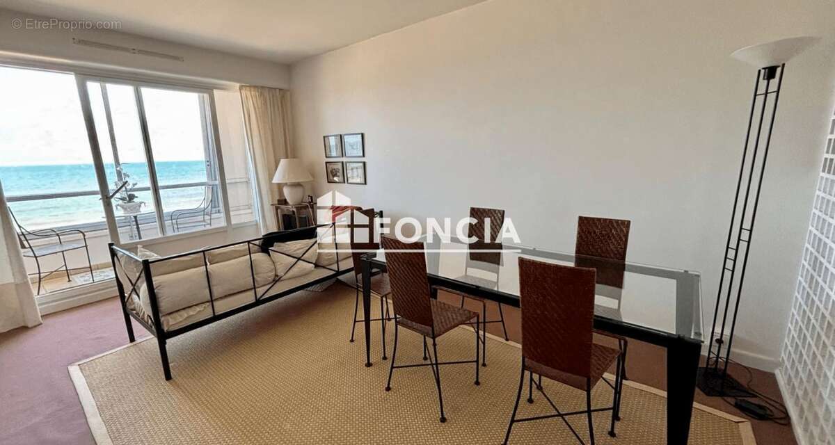 Appartement à COURSEULLES-SUR-MER
