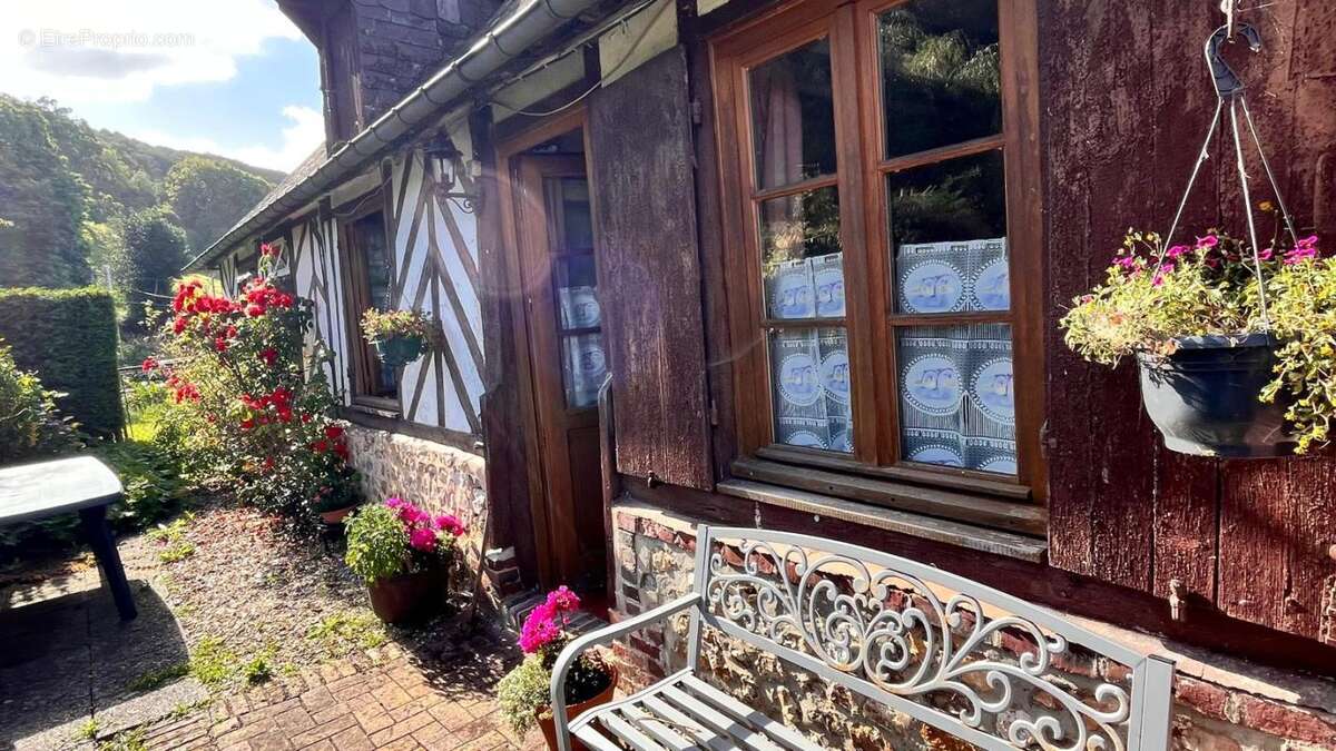 Maison normande en colombages et briques avec beau terrain de 2 450 m² - photo 5