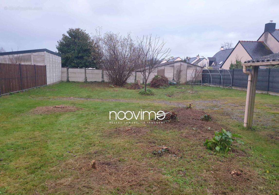 Terrain à SAINTE-LUCE-SUR-LOIRE