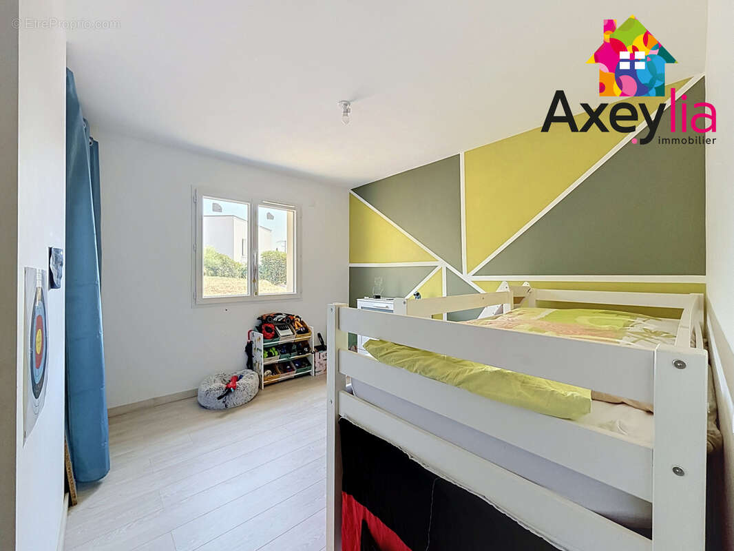 A vendre - secteur feurs - maison de plein-pied, 4 chambres, terrain d'environ 850m2 avec vue plaine du forez - photo 9