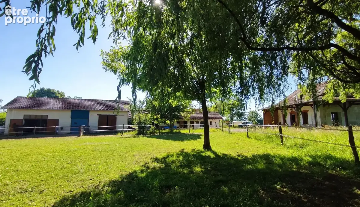 Maison avec boxes pour chevaux - photo 4