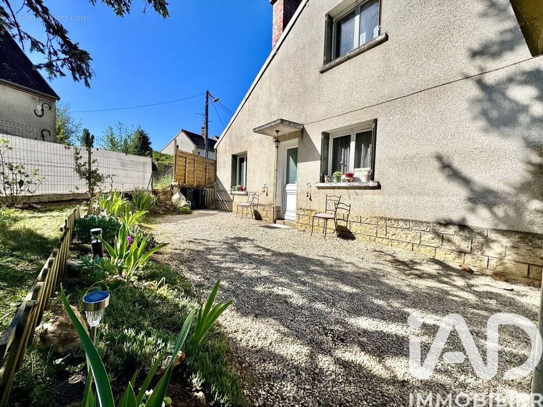 Photo 1 - Maison à SAINT-AMAND-EN-PUISAYE