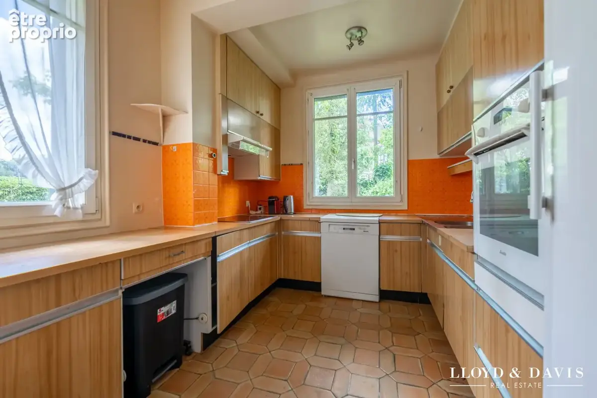Maison 7 pièces 230 m² à vendre à Vaucresson (92420) - photo 5