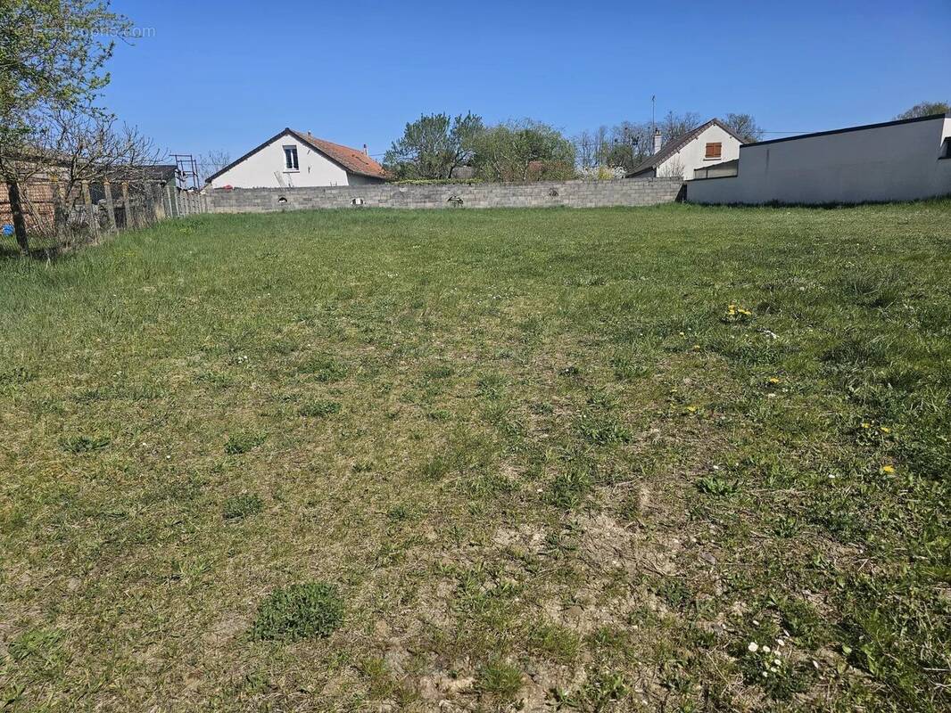 Terrain à CORQUILLEROY