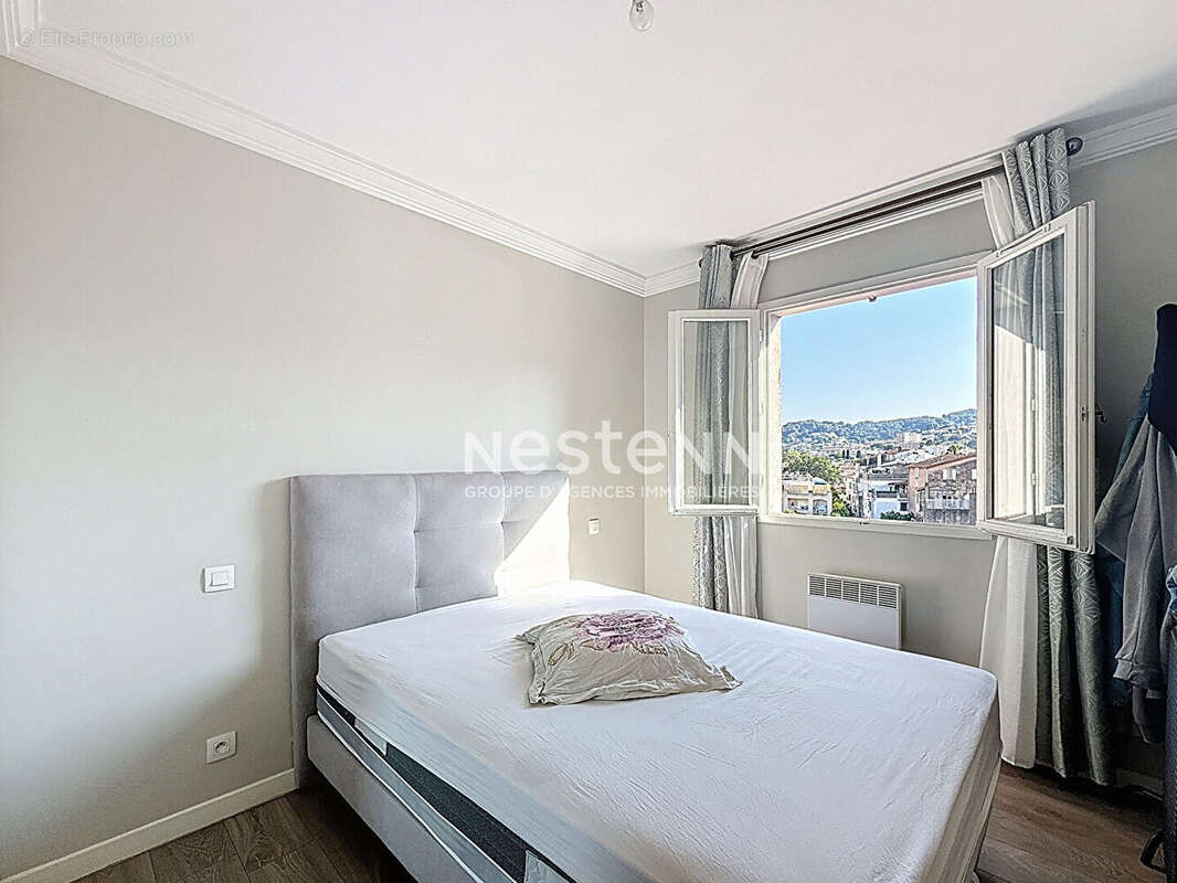 Appartement à VALLAURIS