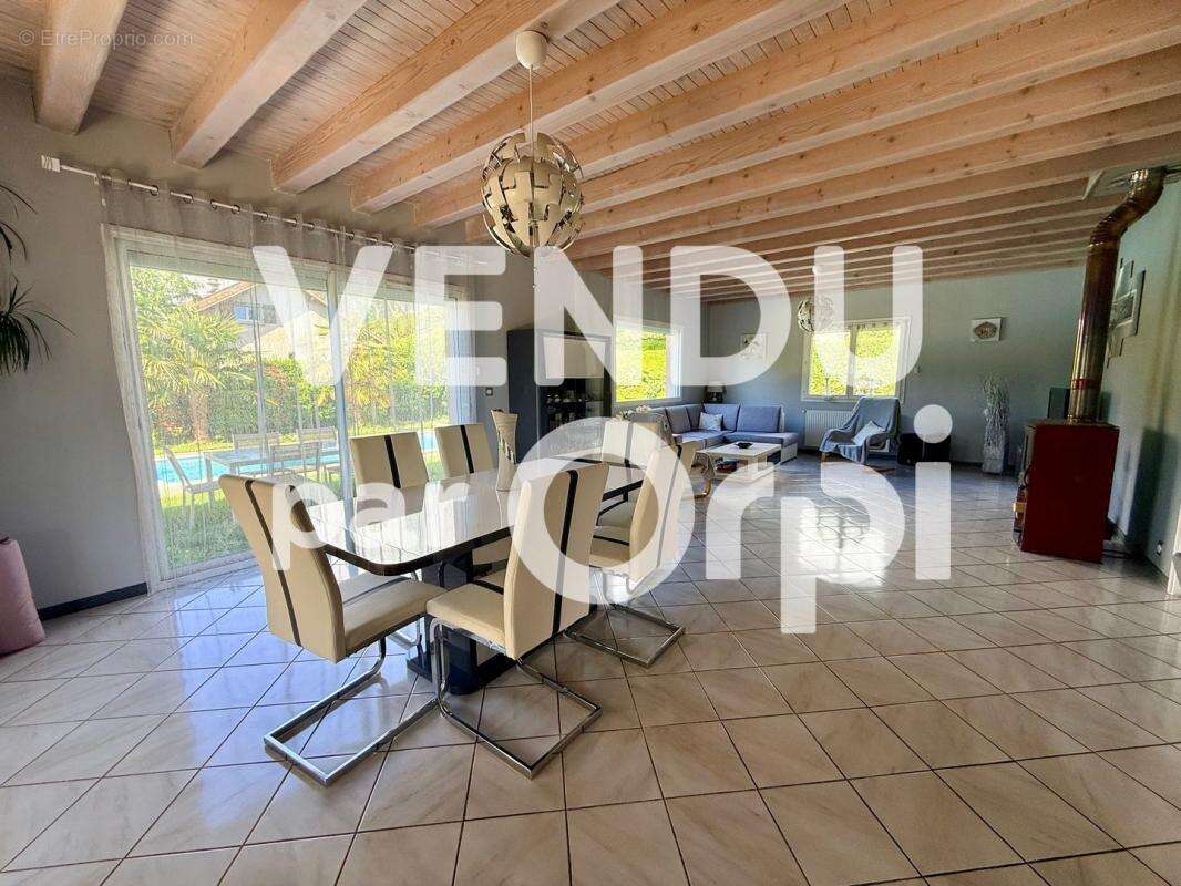 Maison à LA TERRASSE