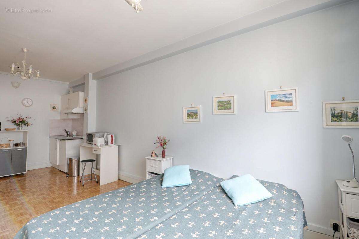 Appartement à PARIS-8E