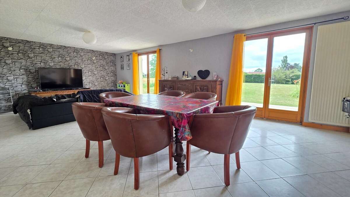 Maison à SIMANDRE