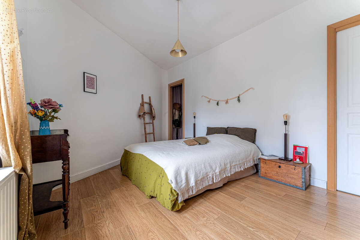 Maison à NEUVILLE-SUR-SAONE