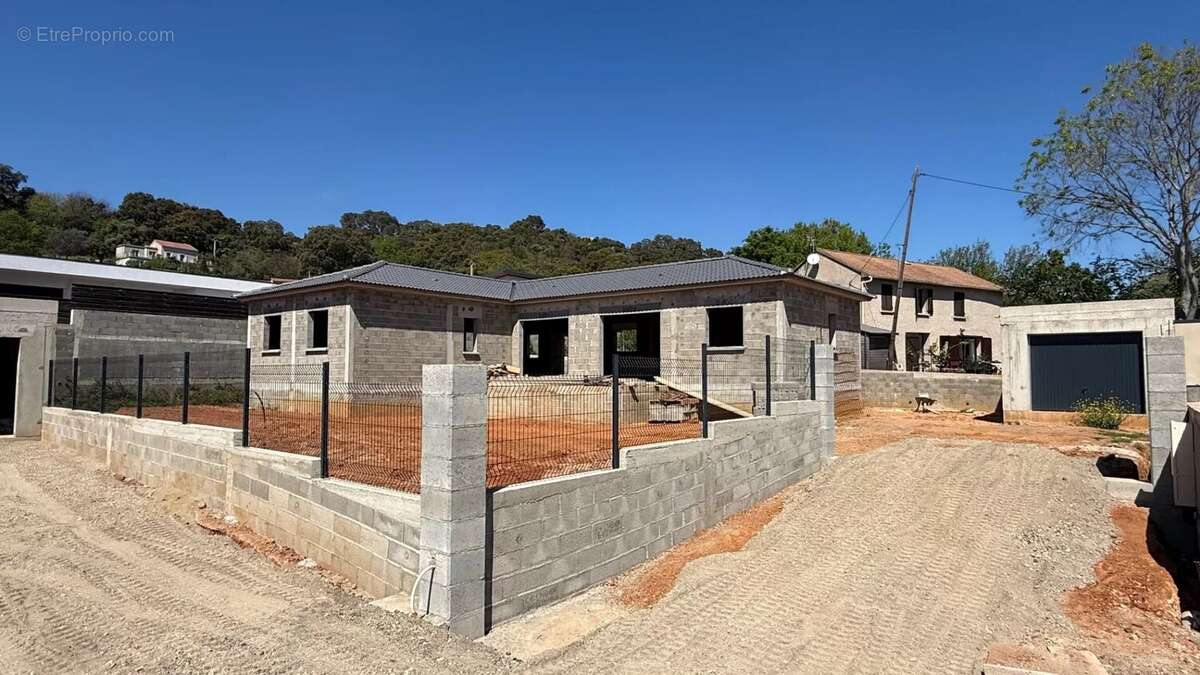 Maison à SANTA-LUCIA-DI-MORIANI