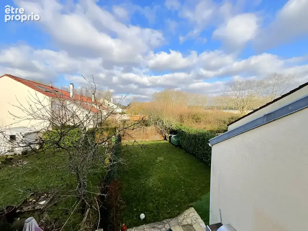 Maison Voisins Le Bretonneux 5 pièce(s) 102 m2 - photo 11