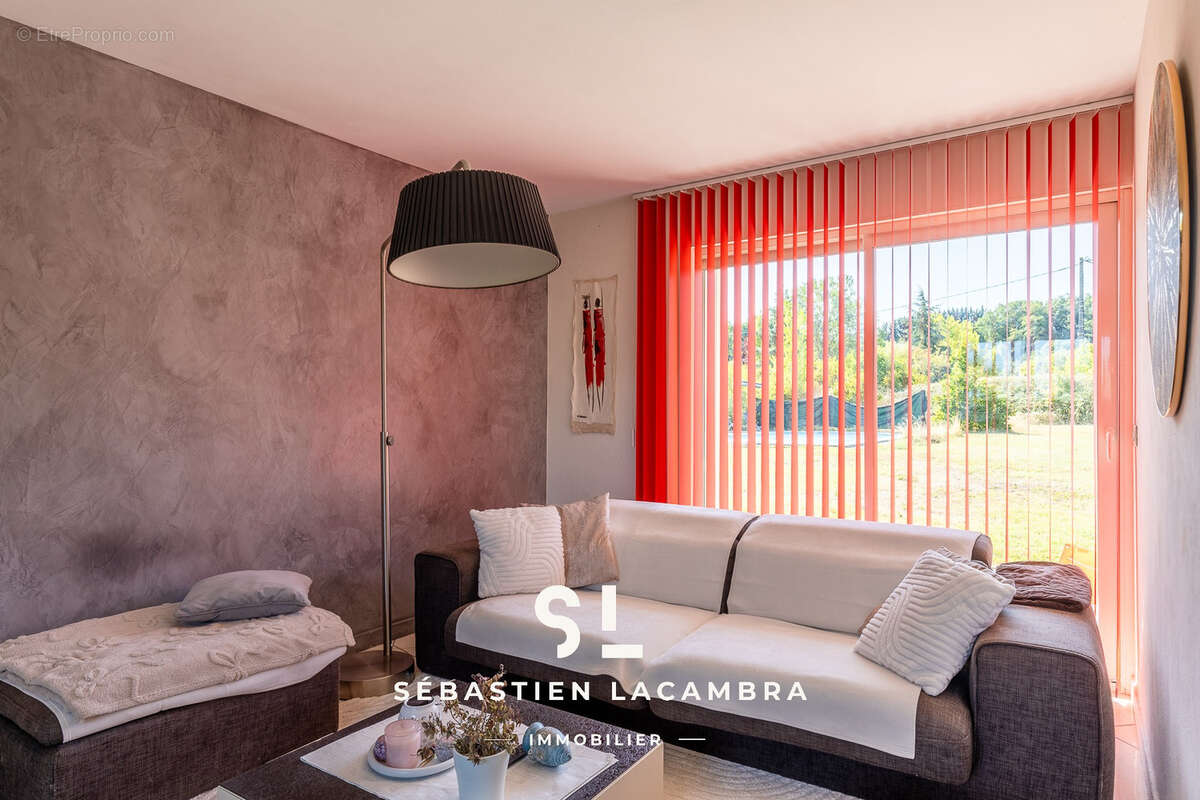 Maison de plain-pied avec piscine, 4 chambres et 3 008 m2 de terrain - photo 9
