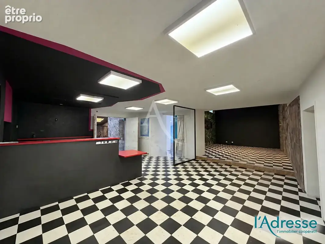 Local commercial avec stockage 600 m²  Mayenne Rive gauche SAINT-MARTIN - photo 5