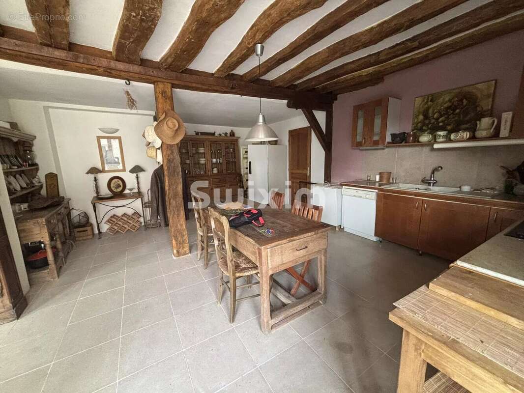 Maison à NOYERS
