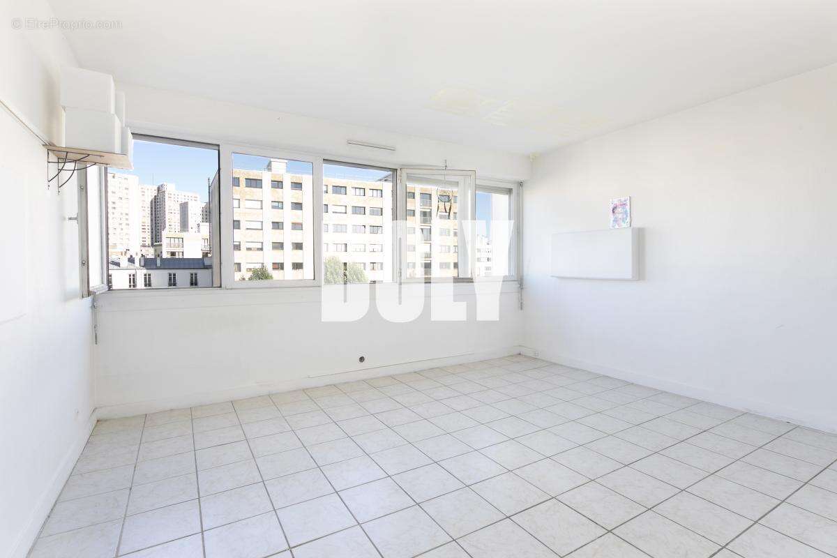 Appartement à PARIS-19E