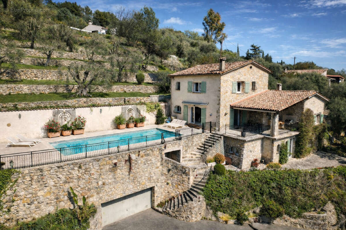 Maison à TOURRETTES-SUR-LOUP