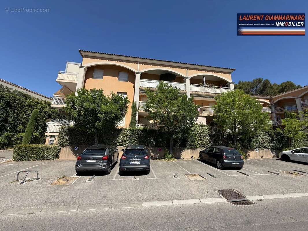 Aix le tholonet t3 avec terrasse et garage - photo 12
