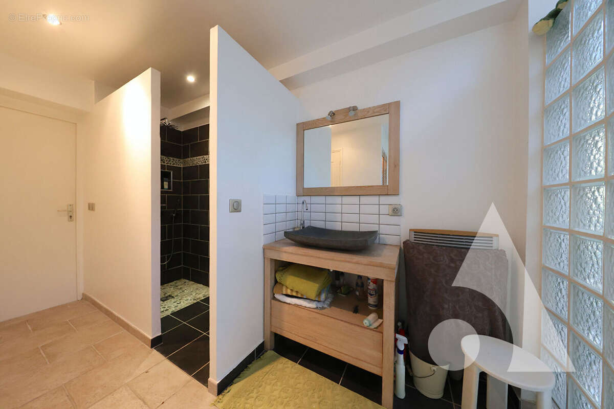 Maison à SAINT-PIERRE-DU-PERRAY