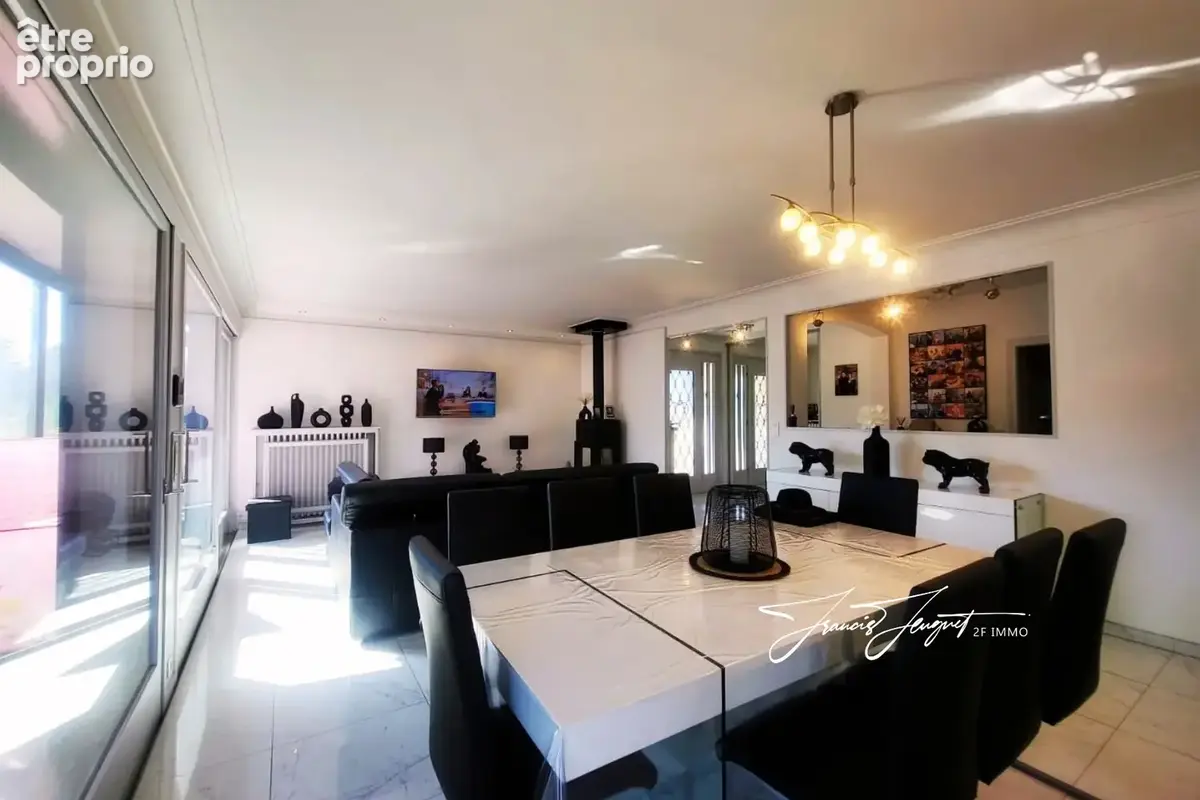 AMANCY   Villa 140 m2 avec piscine, atelier 70 m2, garage double et vue montagnes - photo 6
