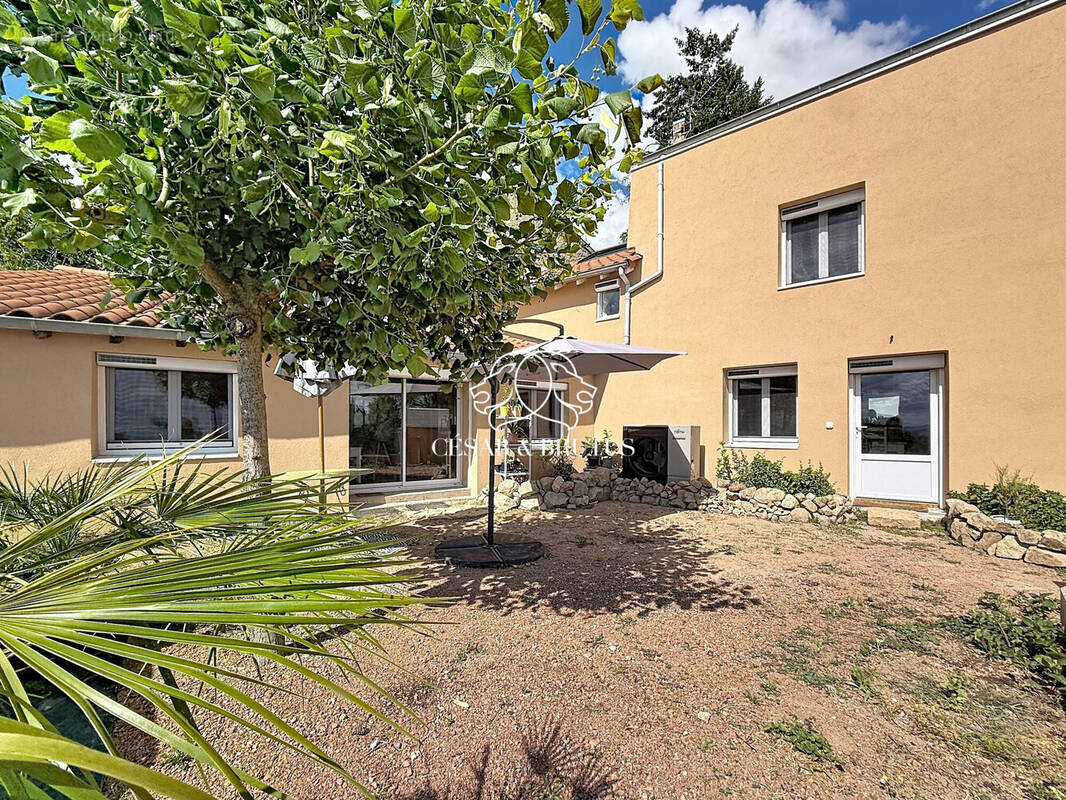 Maison à VILLEMONTAIS