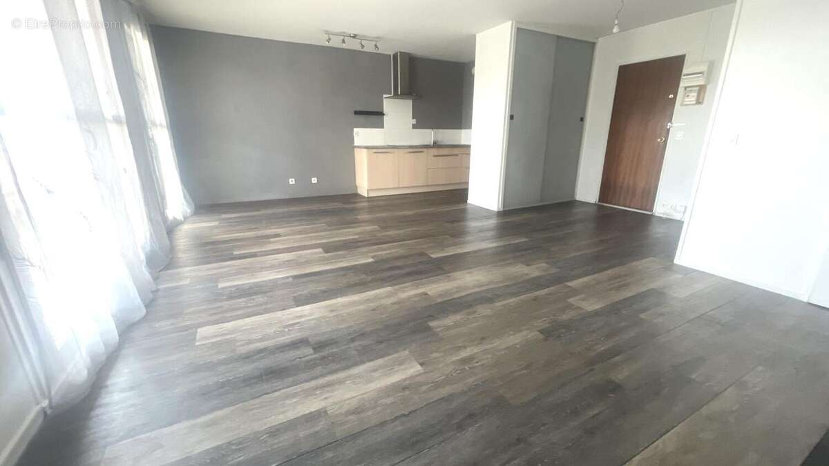 Appartement à LES MUREAUX