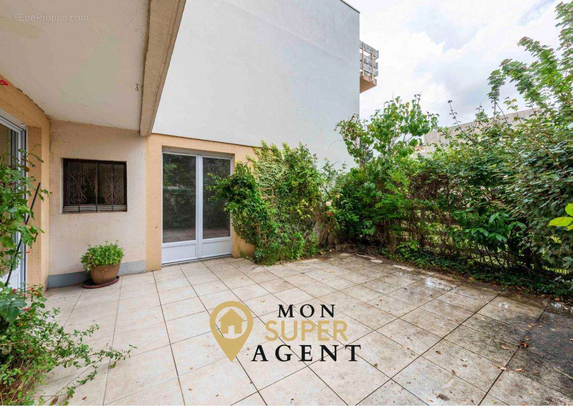 Appartement à SAVIGNY-LE-TEMPLE