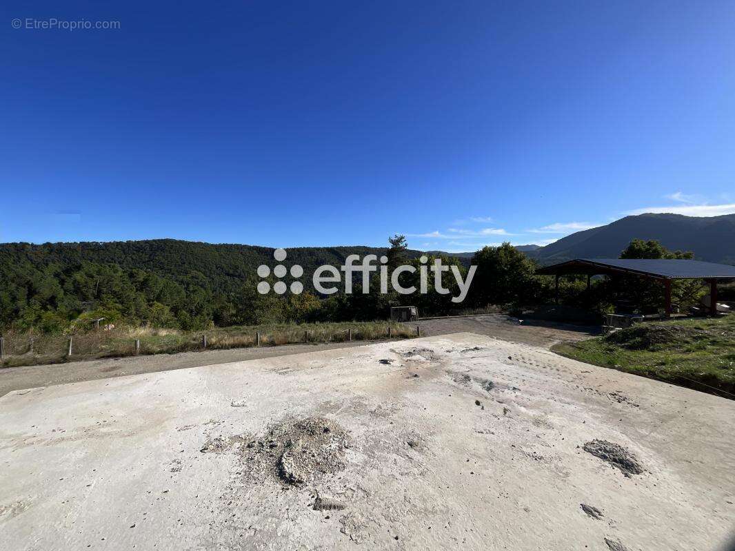 Maison à CREYSSEILLES