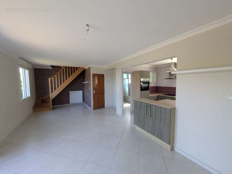 Neulliac maison en rez de chaussee sureleve de 73m² 3 pieces parcelle de 1231m² en partie constructible - photo 6