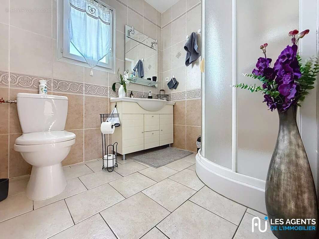 Maison 154 m² à Ormes  - photo 8