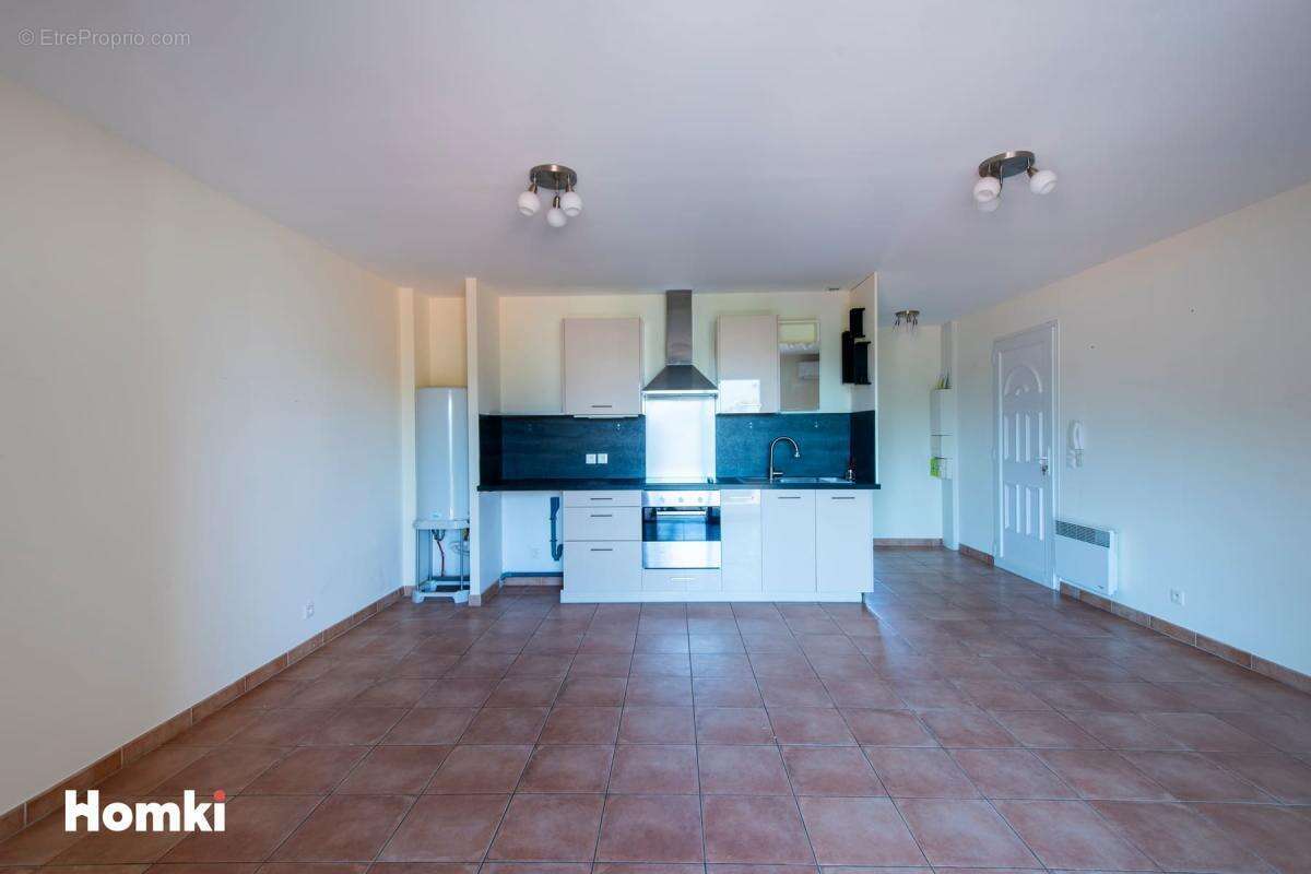 Appartement à SAINT-CHAMAS