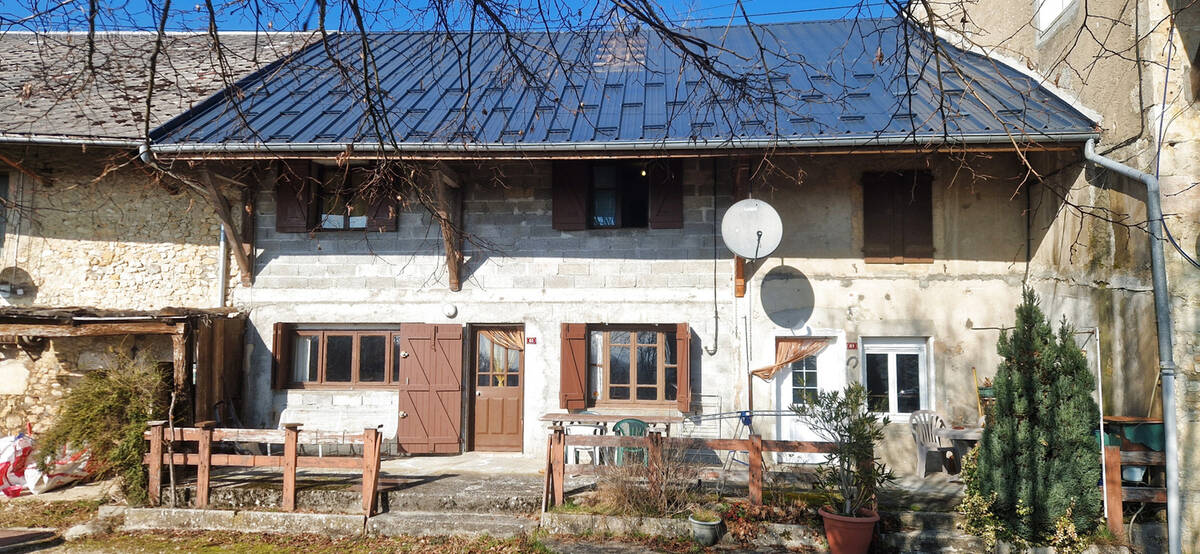 Maison à CHAMPAGNE-EN-VALROMEY