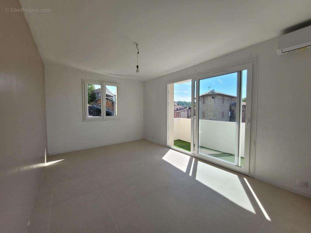 Appartement à VINON-SUR-VERDON