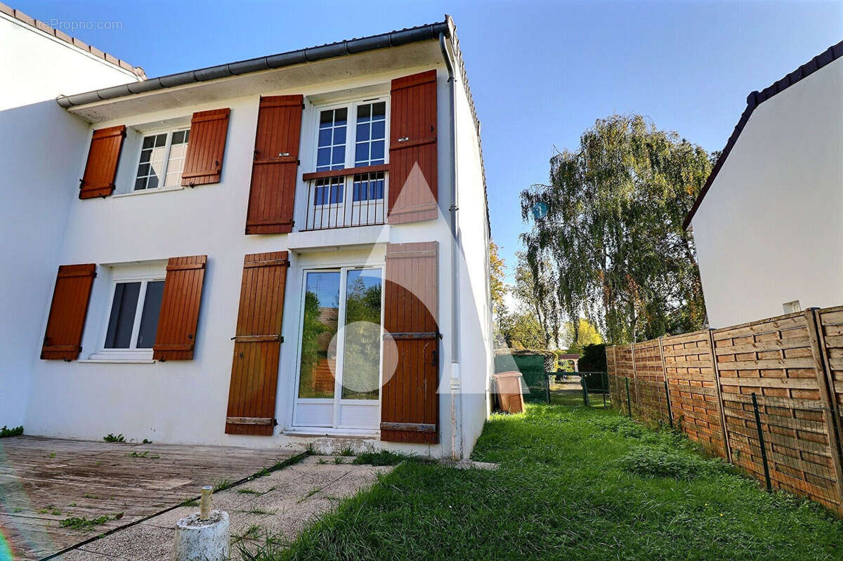 Maison à AUVERS-SUR-OISE