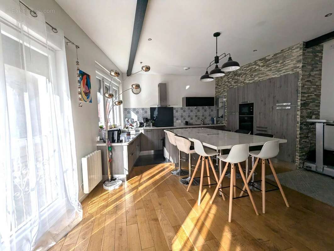 Appartement de 160m² avec garage et terrasse - photo 2