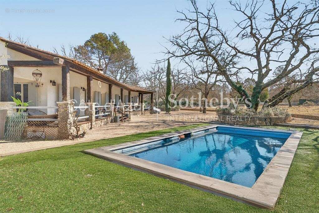 Maison à TOURRETTES