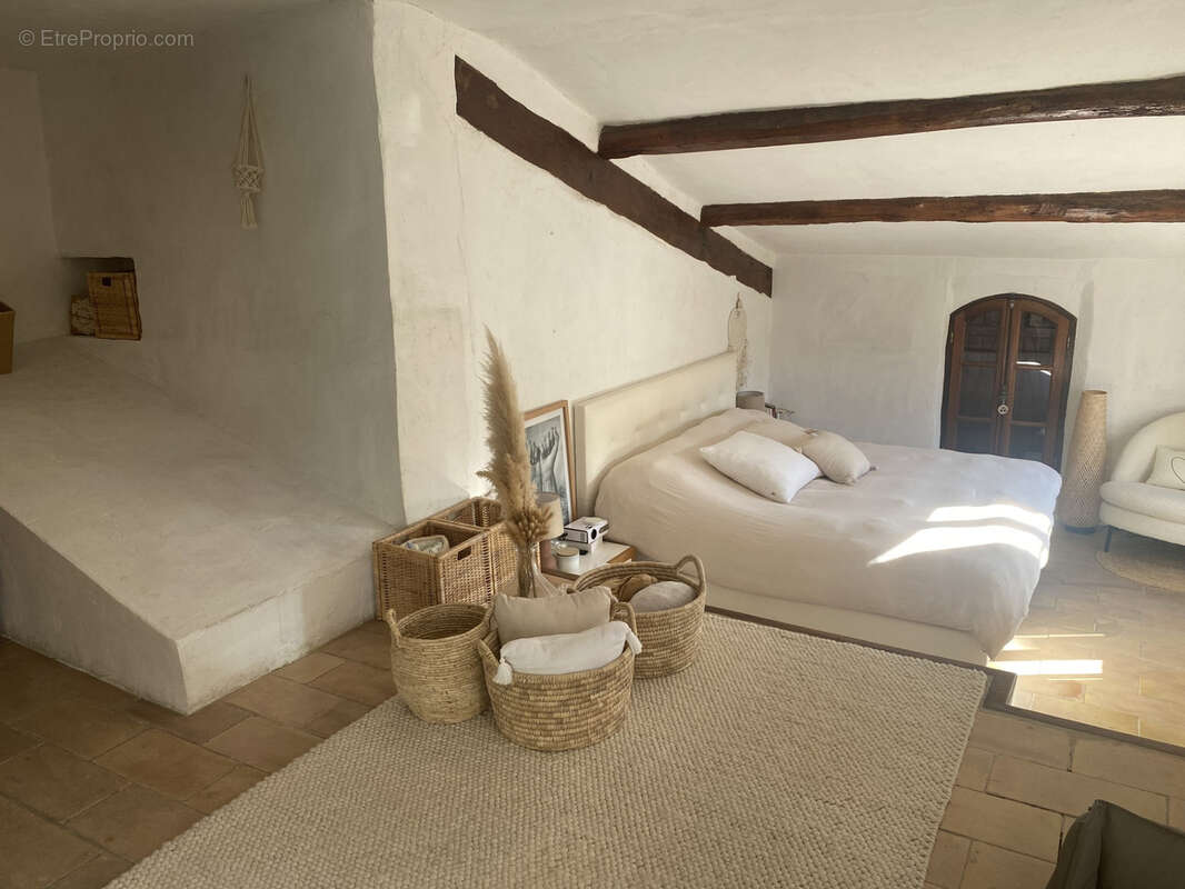 Maison à MANDELIEU-LA-NAPOULE