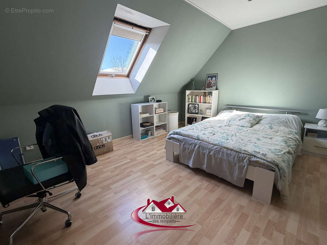 Maison à HOUDAN