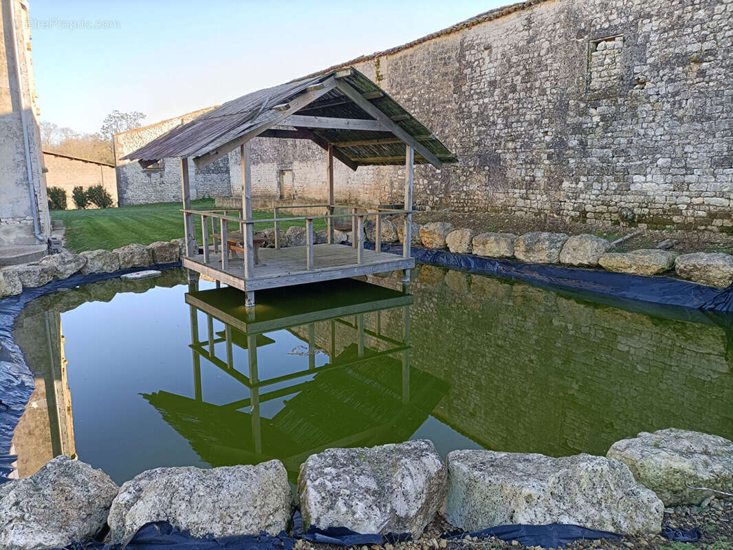 Maison à LES NOUILLERS