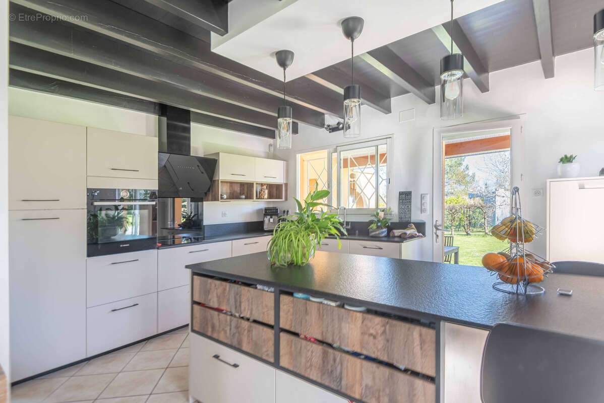 Maison à CAMBLANES-ET-MEYNAC