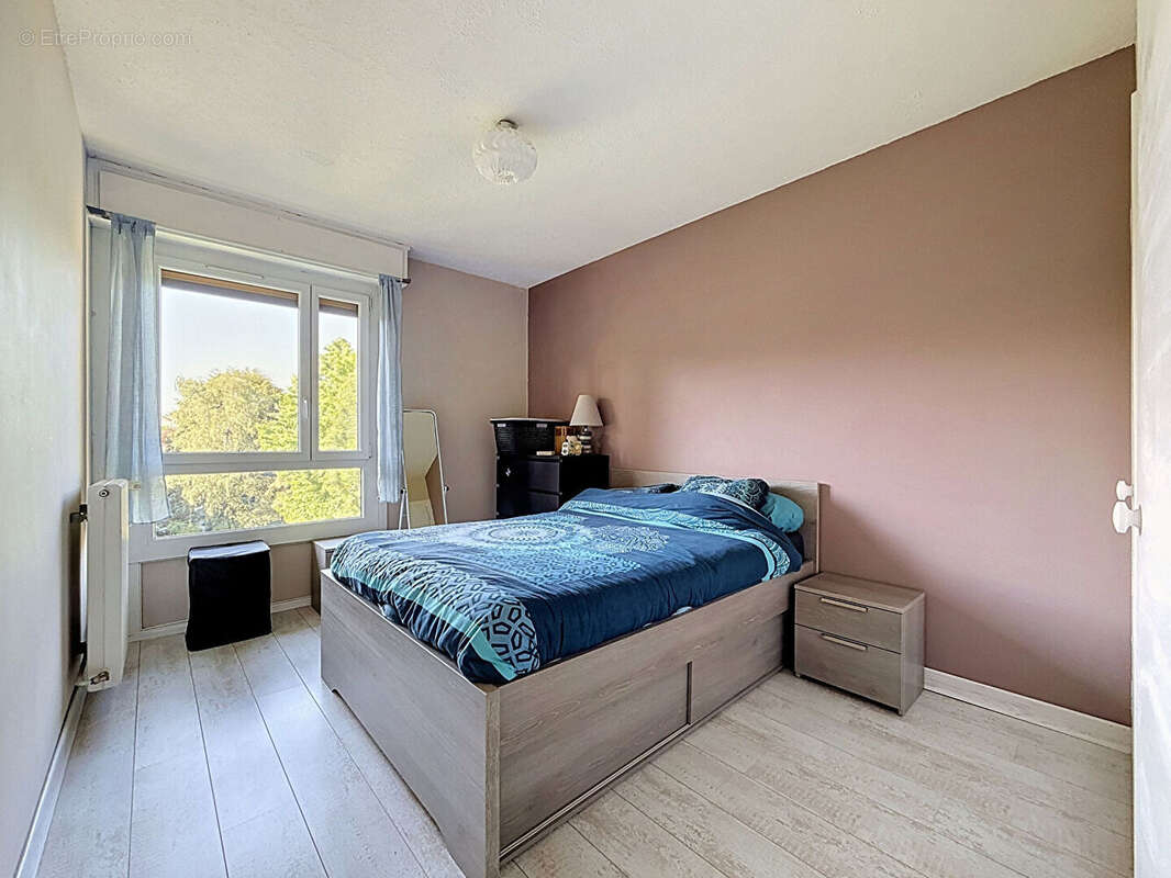T5 MEYTHET 92, 51 m² en dernier étage - photo 10