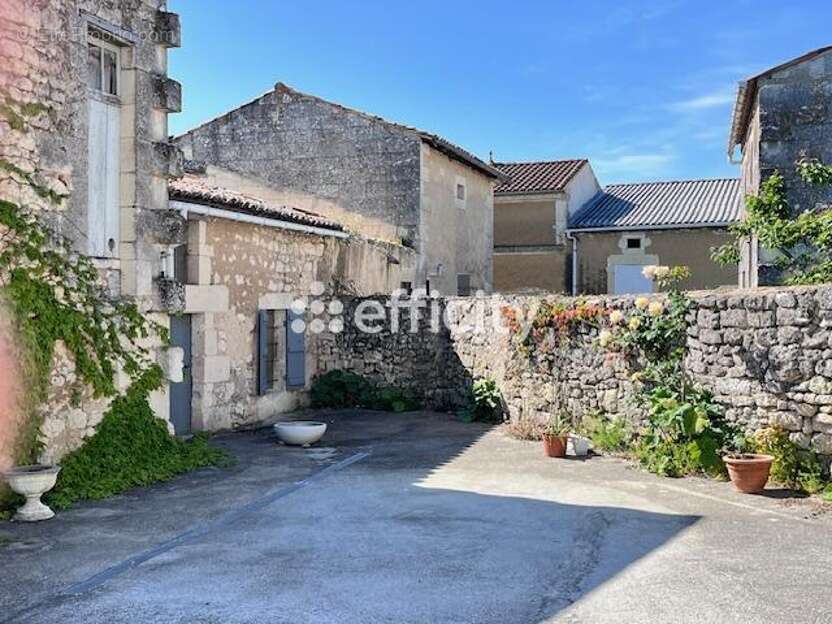 Maison à LORIGNAC