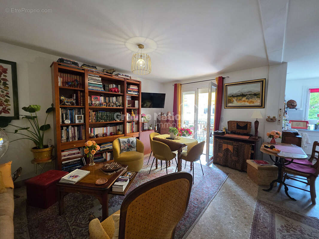 Maison à GREOUX-LES-BAINS