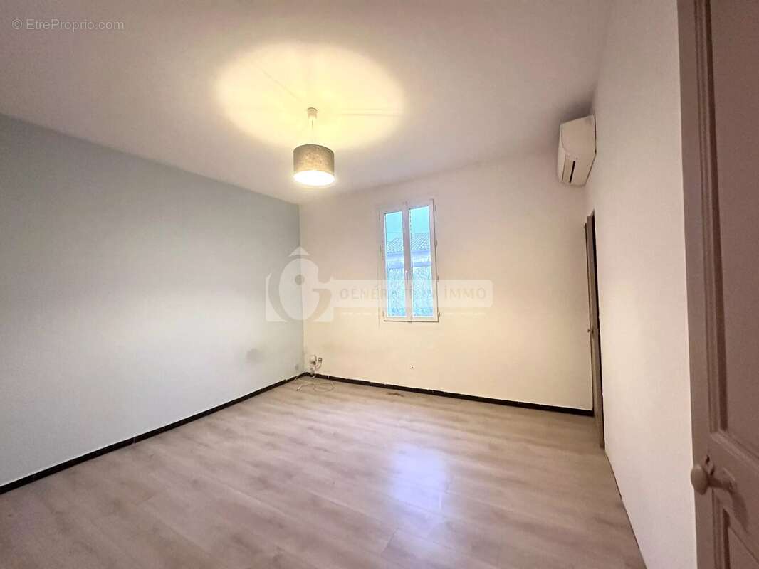 Appartement à FONTVIEILLE