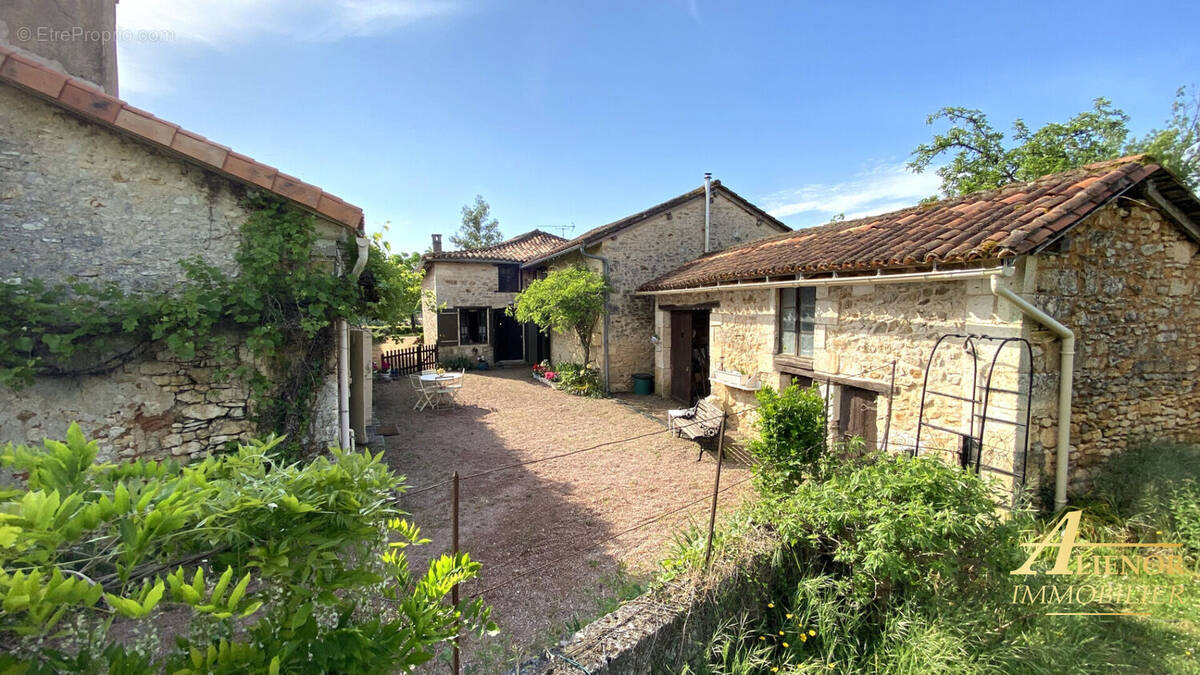 Maison à BRANTOME