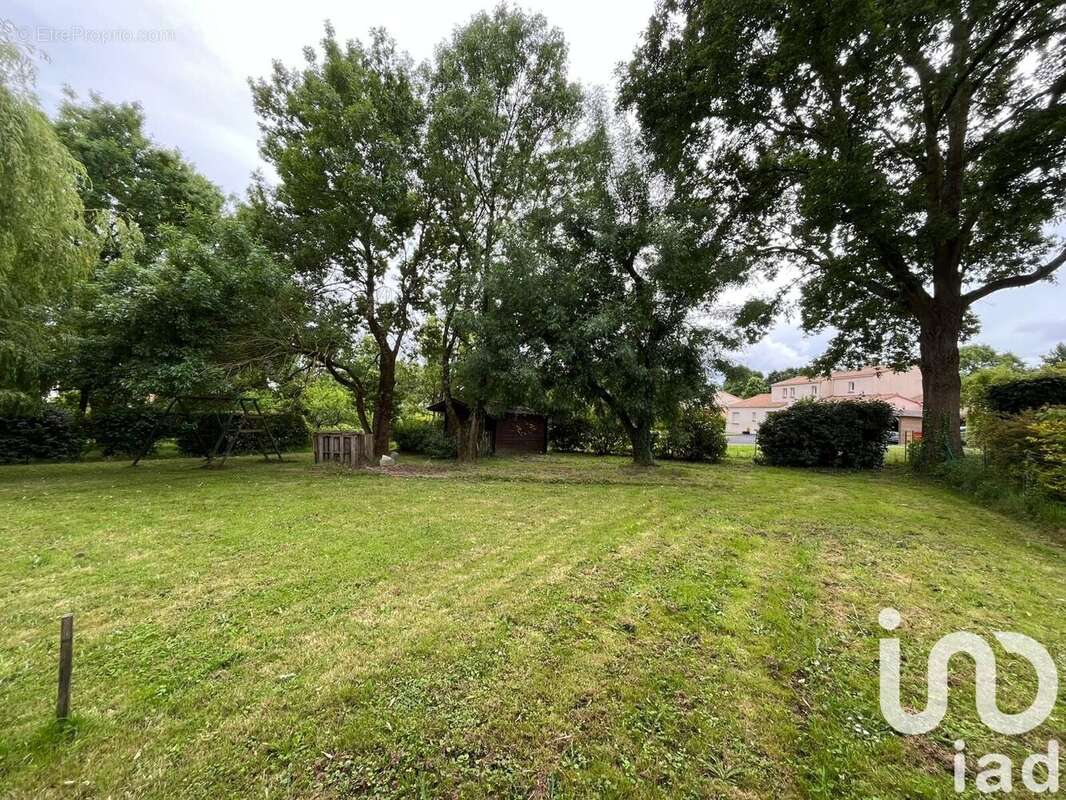 Photo 2 - Terrain à LE CELLIER